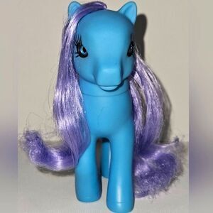 Vintage Gi-Go Pony Blue with Red Heart Cutie Mark.